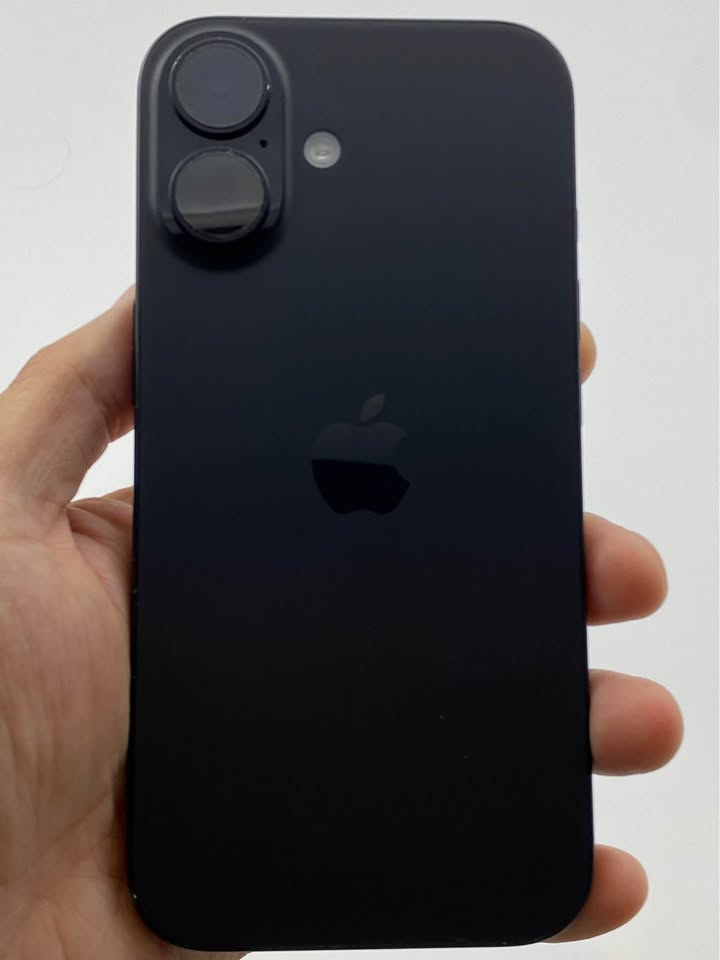 iPhone 16 128GB – Black (Excellent Condition)