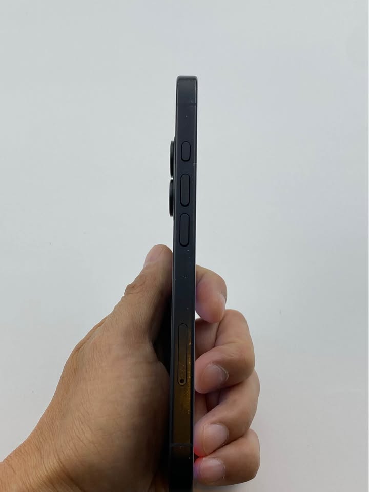 iPhone 16 128GB – Black (Excellent Condition)