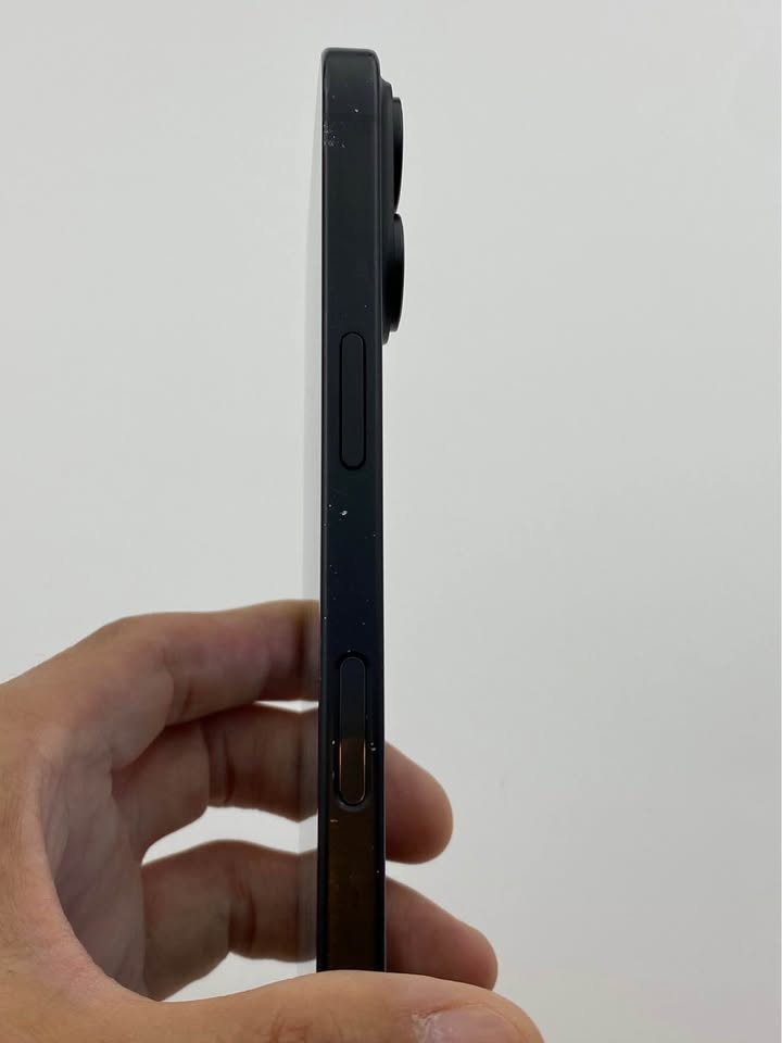 iPhone 16 128GB – Black (Excellent Condition)