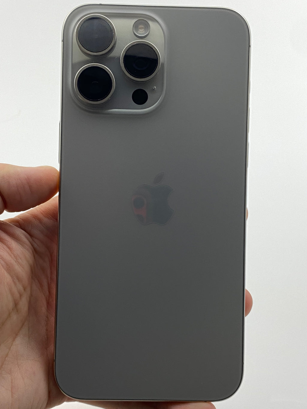 iPhone 15 Pro Max 256GB – Natural Titanium (Mint 10/10 / 100% Battery)